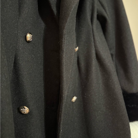 Elegant Black Double-Breasted Women's Coat - Picture 5 of 5